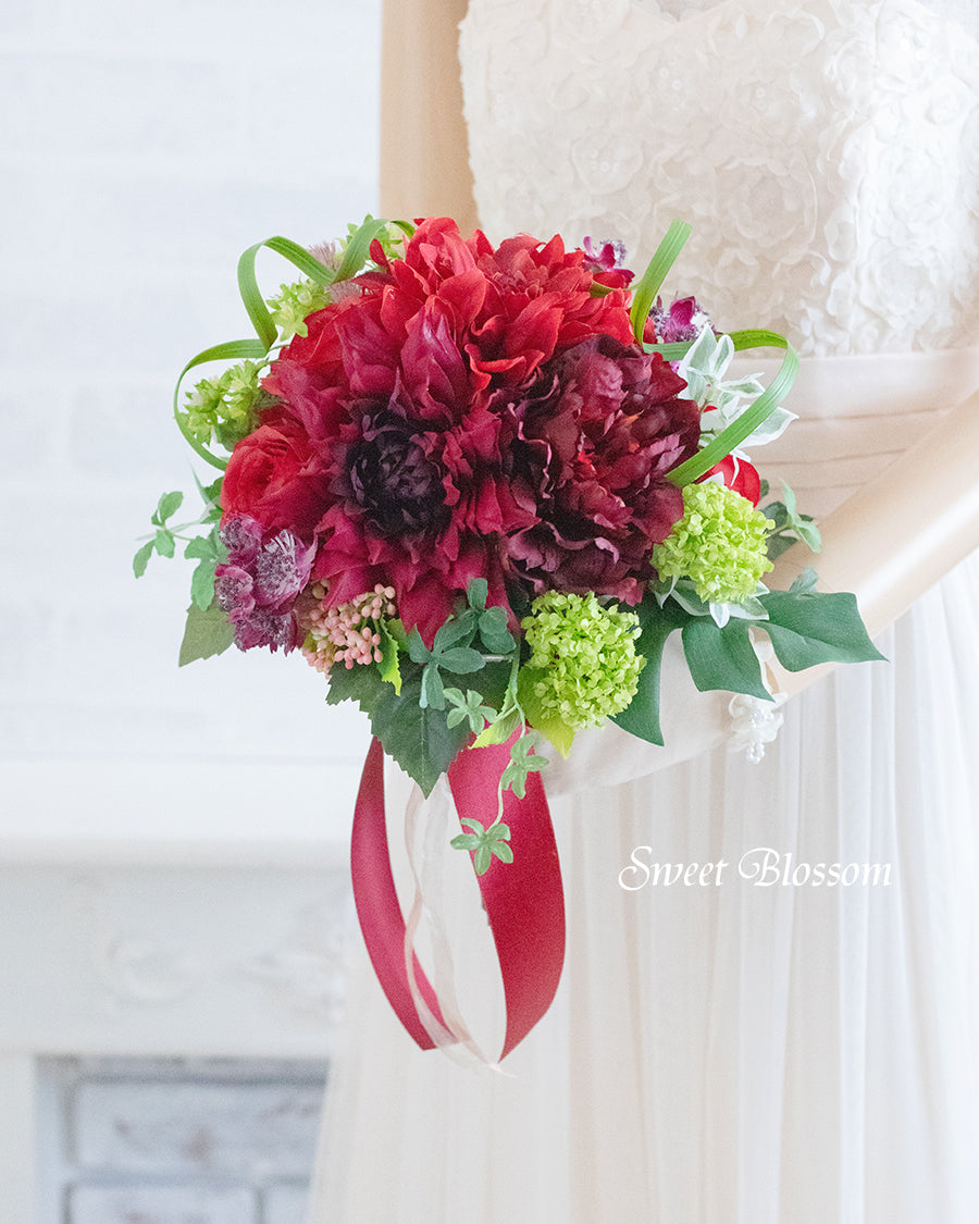 【完成品・即納可】赤いダリアのブーケ
