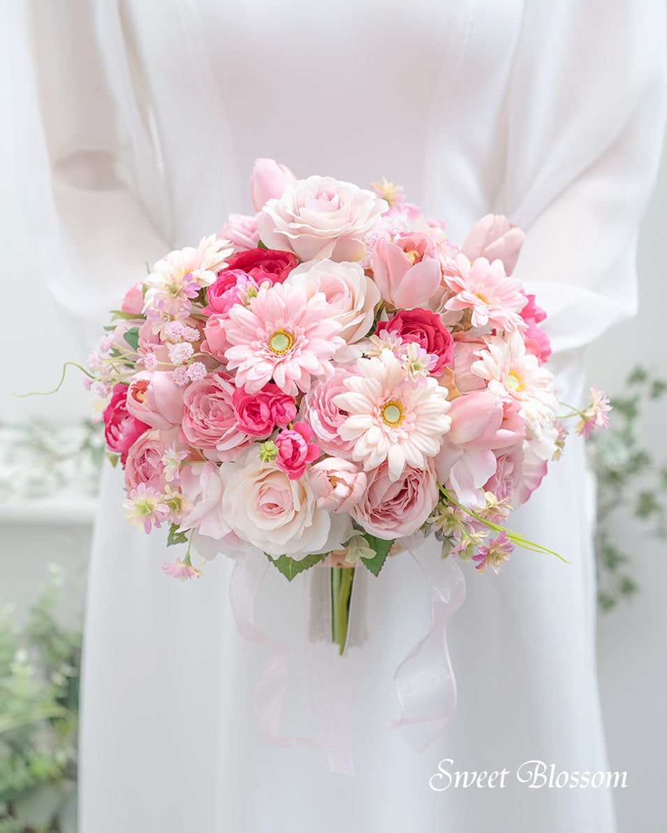 【アーティフィシャルフラワー】ピンクグラデーションのクラッチブーケ