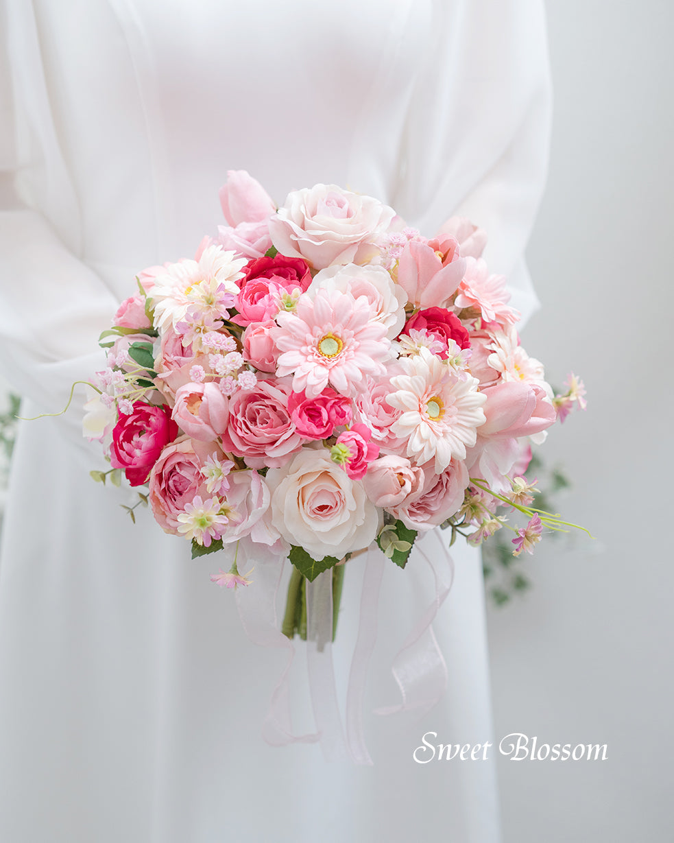 【アーティフィシャルフラワー】ピンクグラデーションのクラッチブーケ