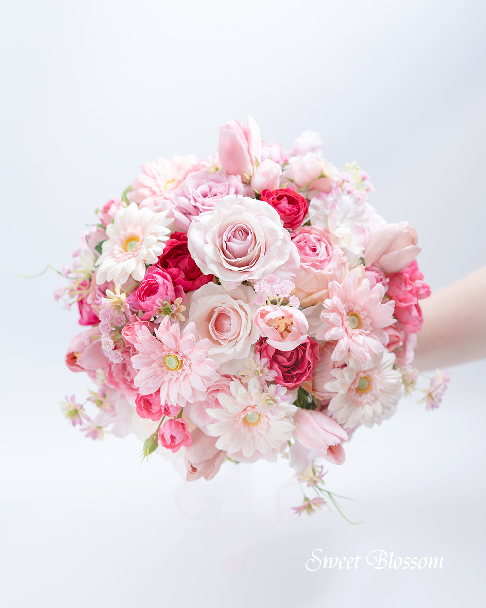【アーティフィシャルフラワー】ピンクグラデーションのクラッチブーケ