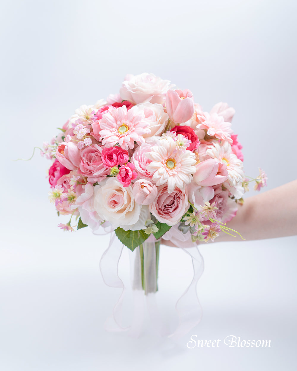 【アーティフィシャルフラワー】ピンクグラデーションのクラッチブーケ