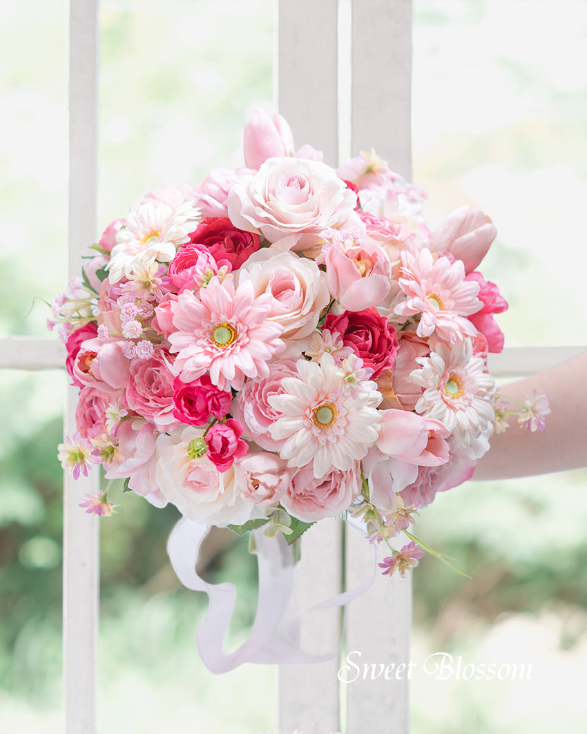 【アーティフィシャルフラワー】ピンクグラデーションのクラッチブーケ