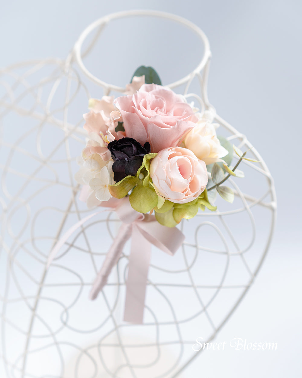 【プリザーブドフラワー】ニュアンスカラーのクラッチブーケ