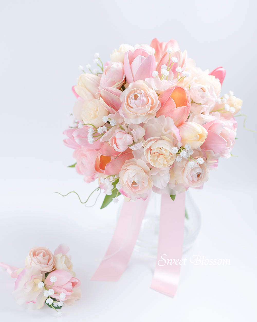 【アーティフィシャルフラワー】チューリップとラナンキュラスのクラッチブーケ