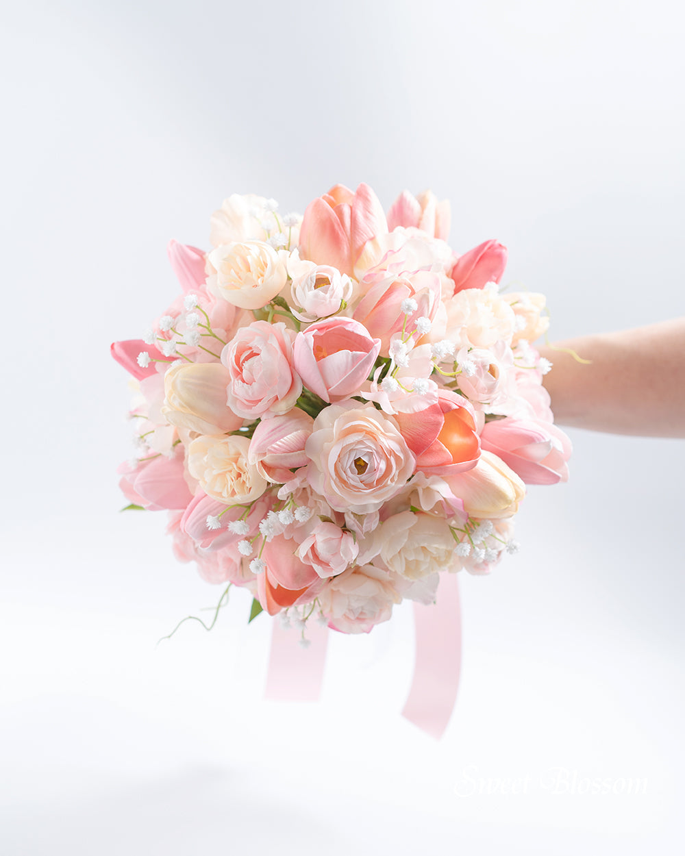 【アーティフィシャルフラワー】チューリップとラナンキュラスのクラッチブーケ