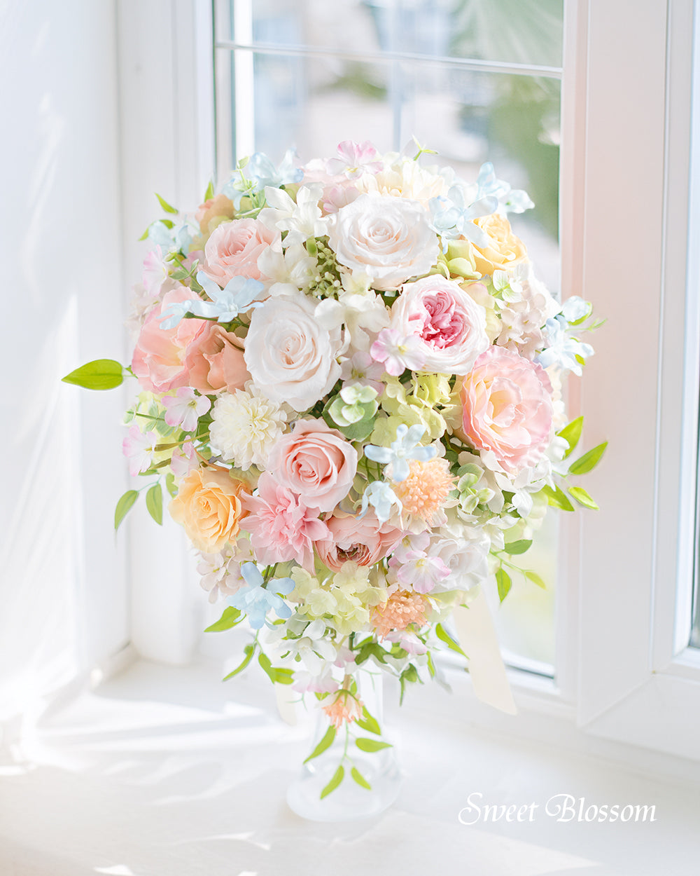 【ブリザーブドフラワー】クリームピンクのティアドロップブーケ