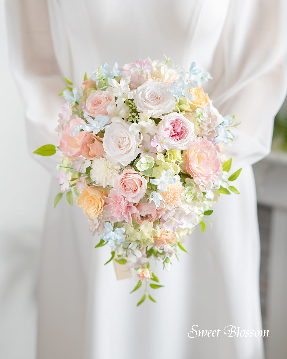 【ブリザーブドフラワー】クリームピンクのティアドロップブーケ