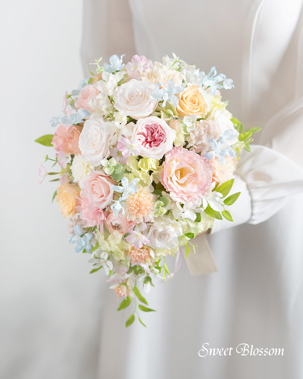 【ブリザーブドフラワー】クリームピンクのティアドロップブーケ