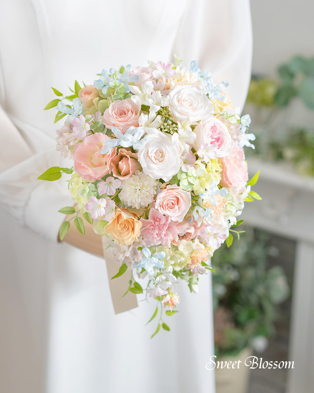 【ブリザーブドフラワー】クリームピンクのティアドロップブーケ