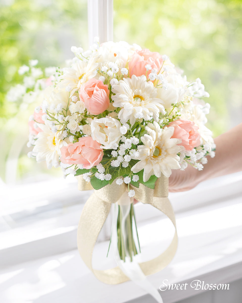 【アーティフィシャルフラワー】ガーベラとチューリップのクラッチブーケ