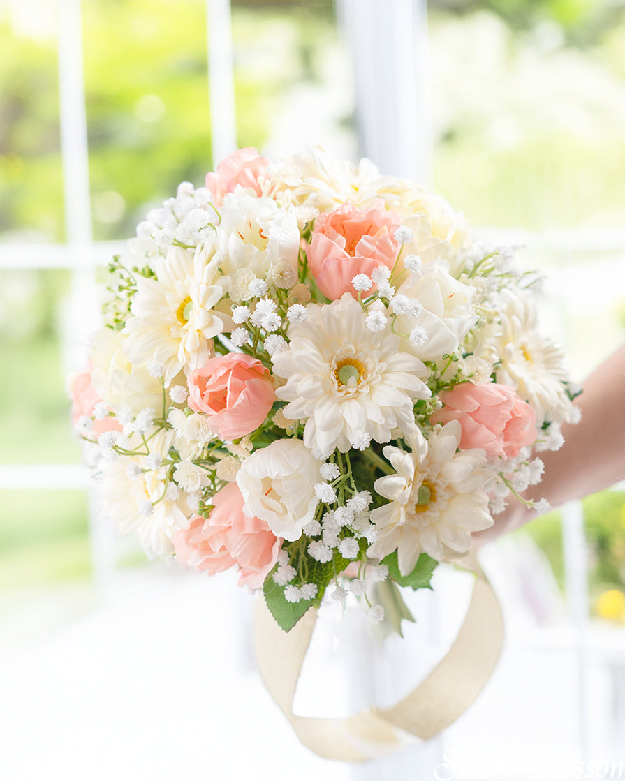 【アーティフィシャルフラワー】ガーベラとチューリップのクラッチブーケ