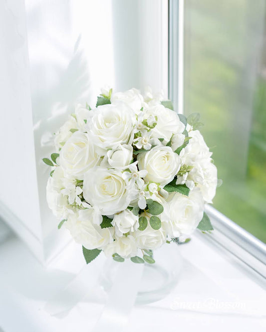 【アーティフィシャルフラワー】ホワイトローズのクラッチブーケ