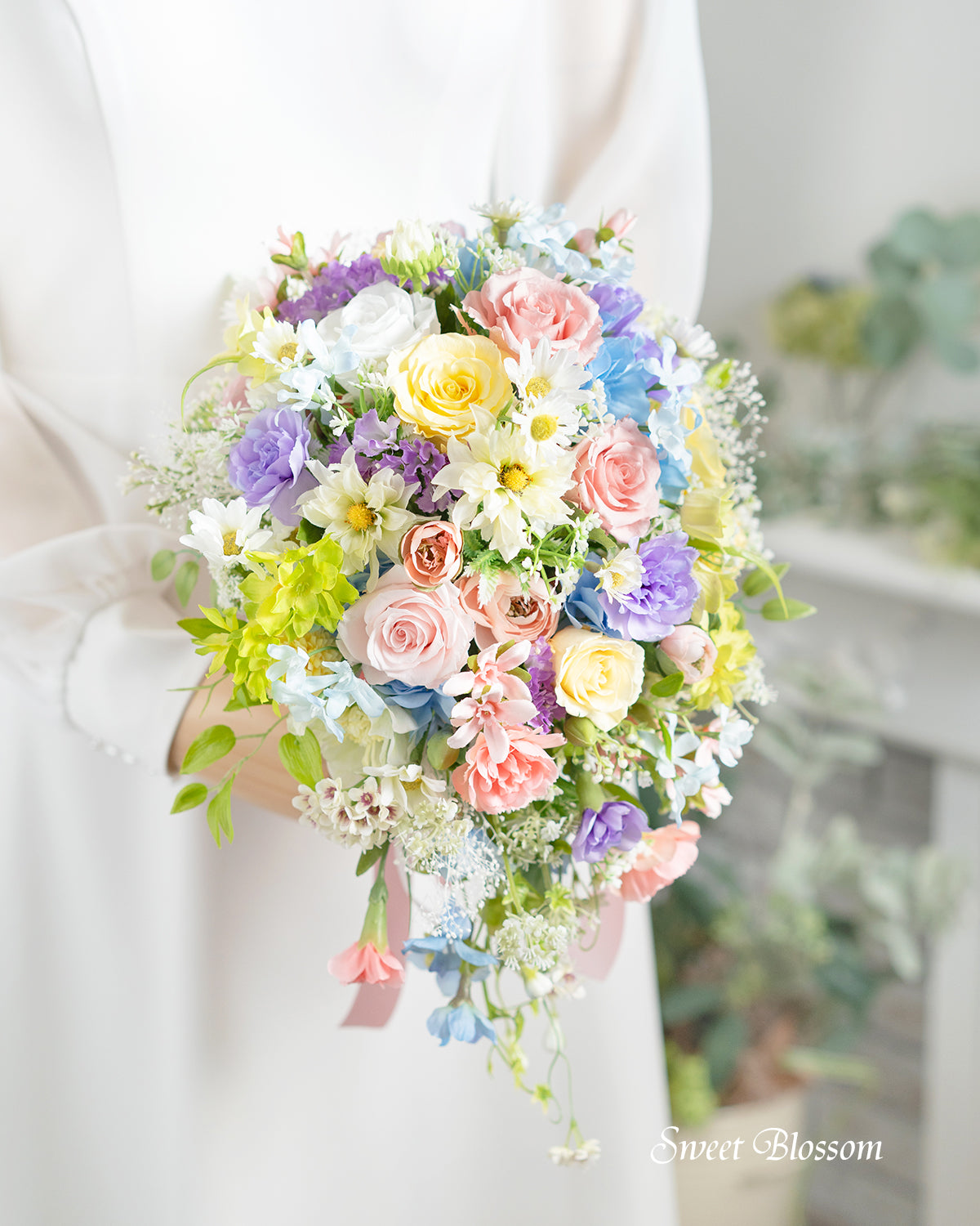 【プリザーブドフラワー】ガーデンフラワーのティアドロップブーケ