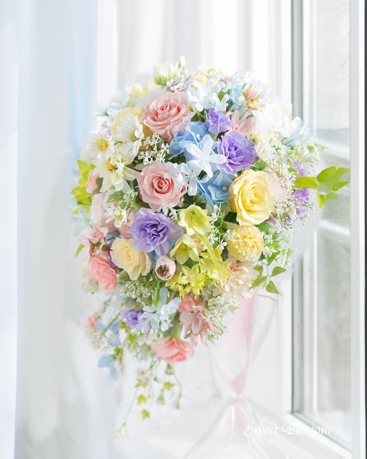 【プリザーブドフラワー】ガーデンフラワーのティアドロップブーケ